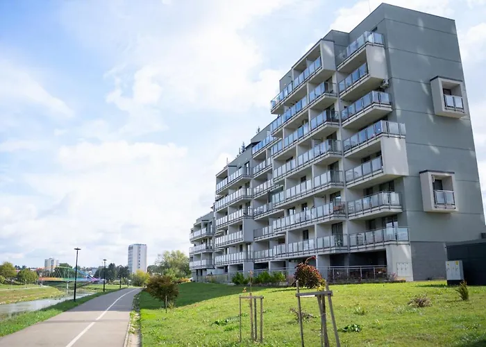 Capital Towers - Z Widokiem Na Rzeke I Park Appartement Rzeszów